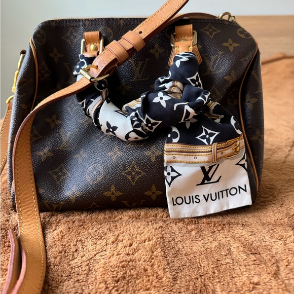 LIKE NEW AUTHENTIC LOUIS VUITTON - Picture 4 of 4